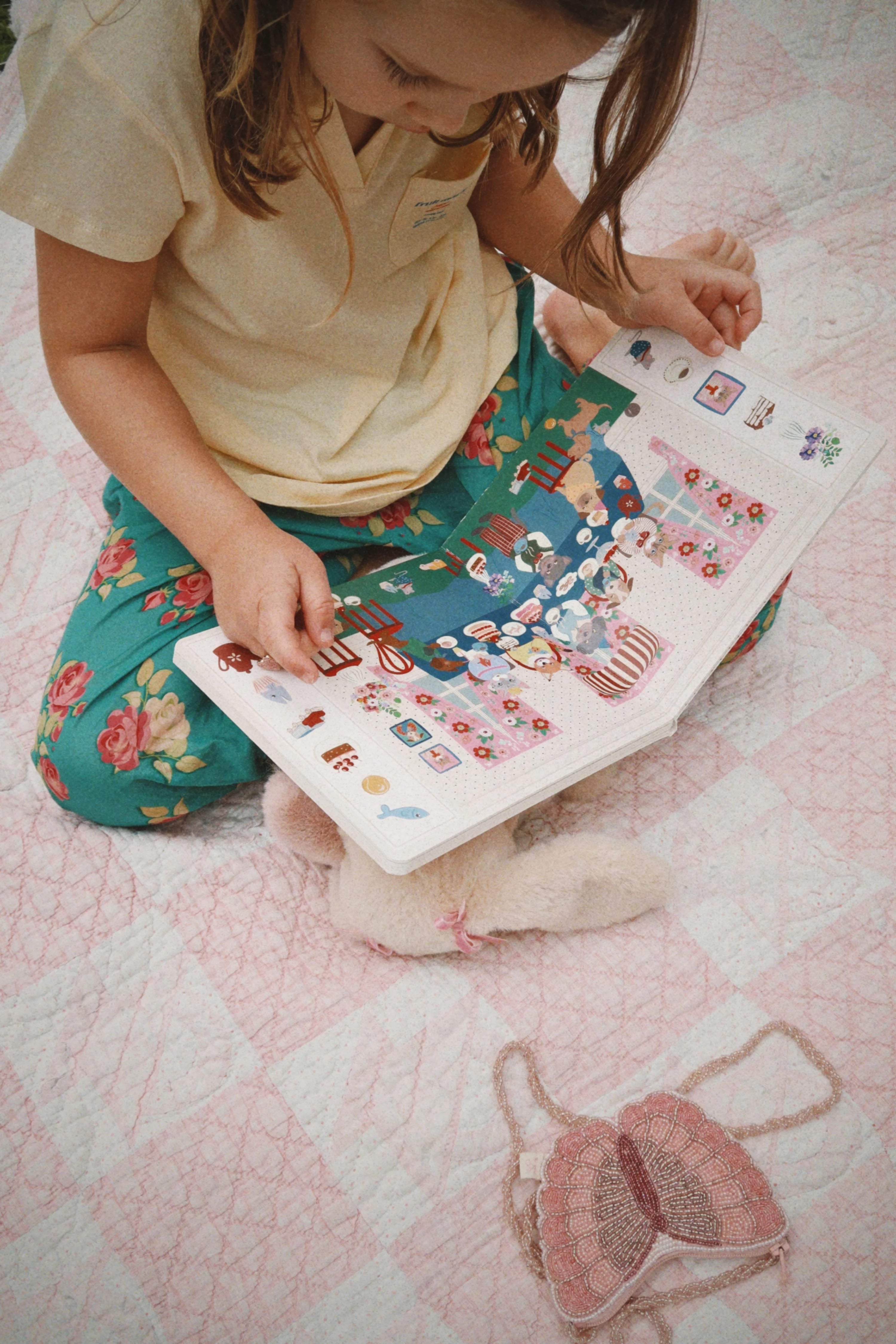 Konges Slojd Seek and Find Book