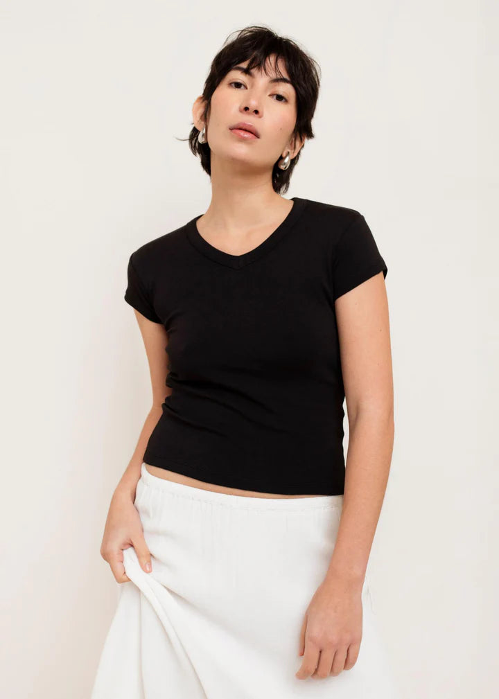 Paper Label Suzy High V-Neck - Black