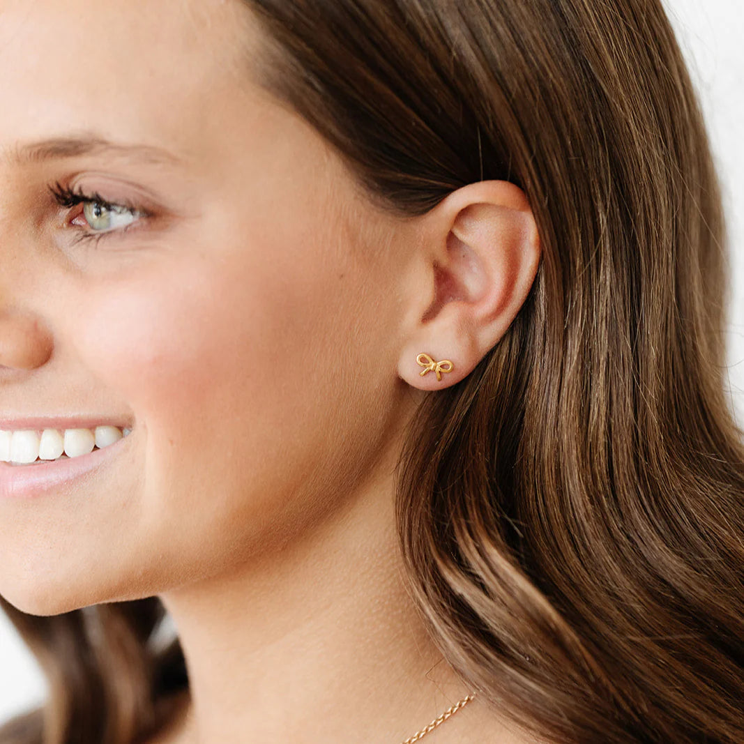 Pip Pop Gold Bow Earrings