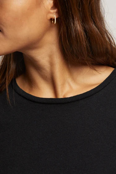 Perfect White Tee - Lisa - True Black