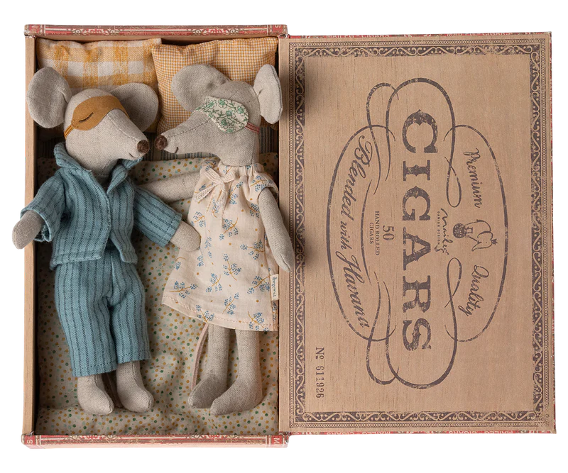 Maileg Mum + Dad Mice in Cigarbox
