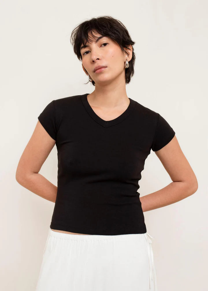 Paper Label Suzy High V-Neck - Black