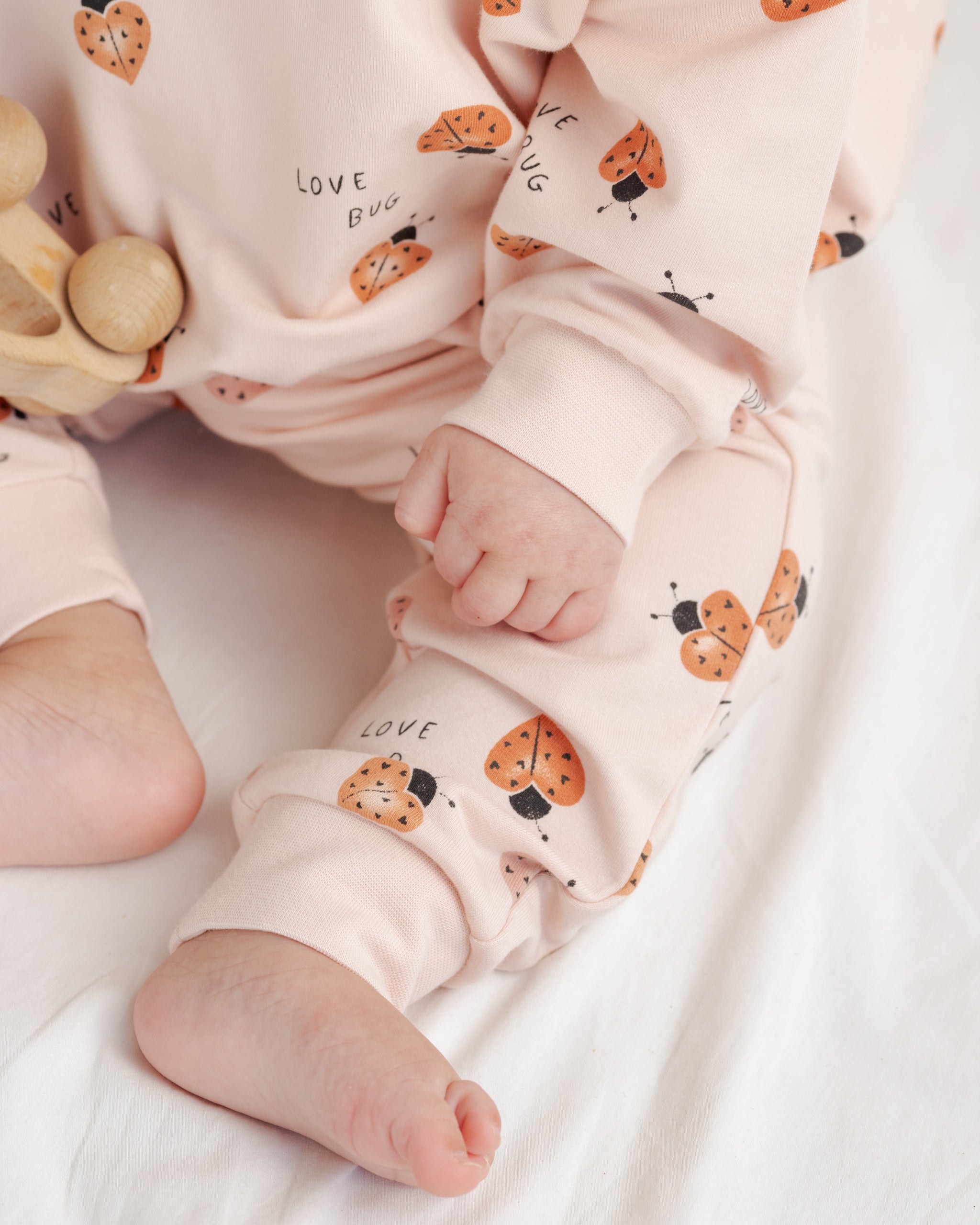 Quincy Mae Relaxed Sweatpant - Love Bug
