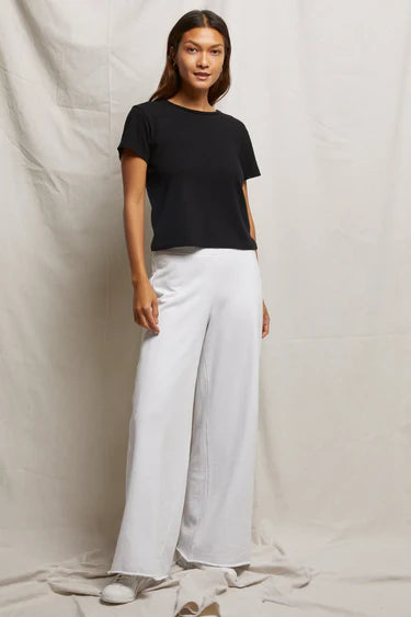Perfect White Tee - Lisa - True Black